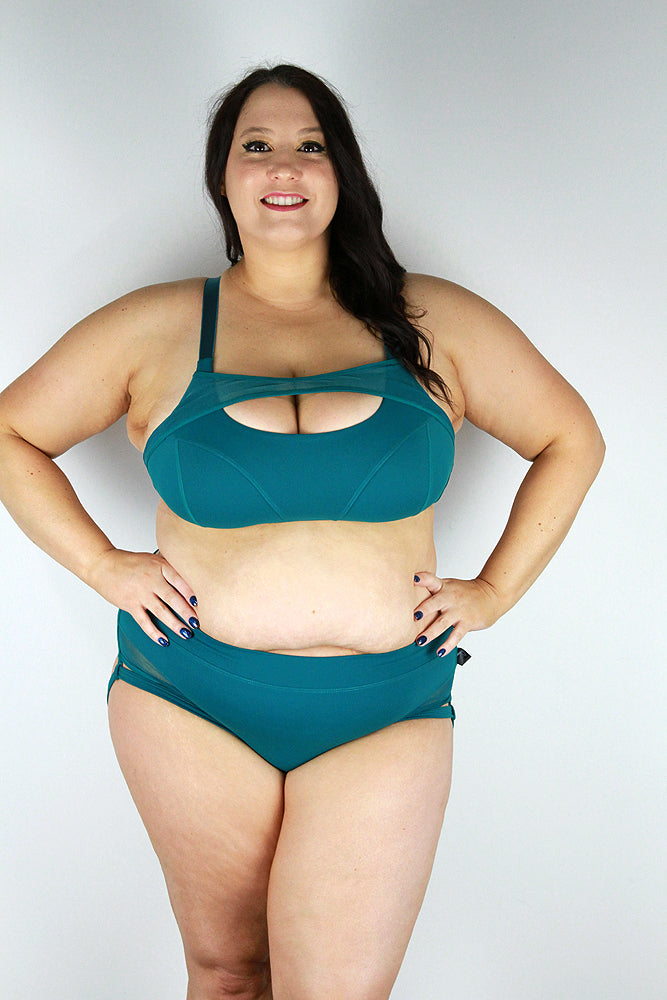 Maddox Low Waist Garter Short – EMERALD GREEN – Rarr Designs