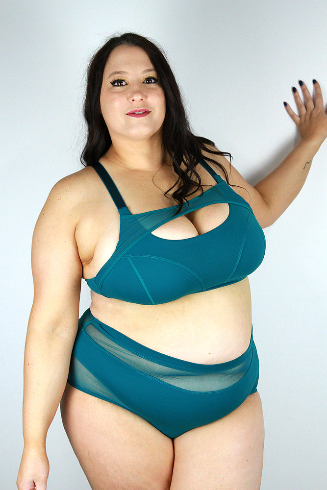 Maddox Mesh Sports Bra – EMERALD GREEN – Rarr Designs