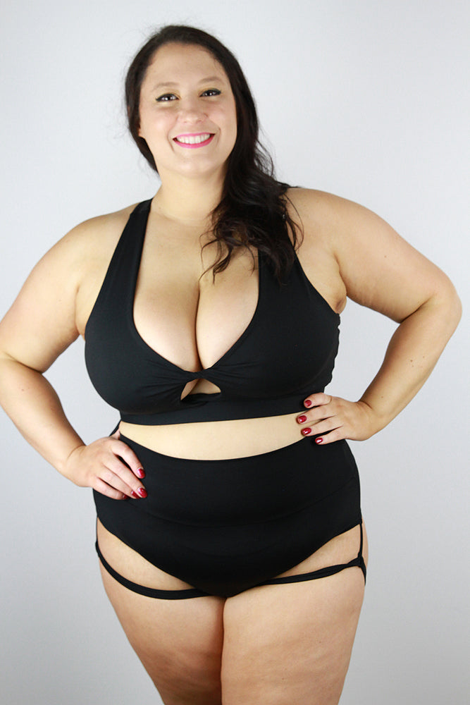 Matte Black Knot Plus Size Sports Bra – Rarr Designs