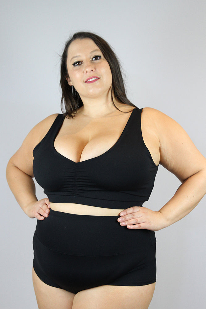 Matte Black Sweet Scoop Plus Size Sports Bra – Rarr Designs