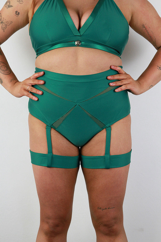 Yasmin High Waist Scrunch Bum Garter Shorts – Forest Green